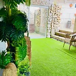 Lar De Susa Aparthotel Pontevedra